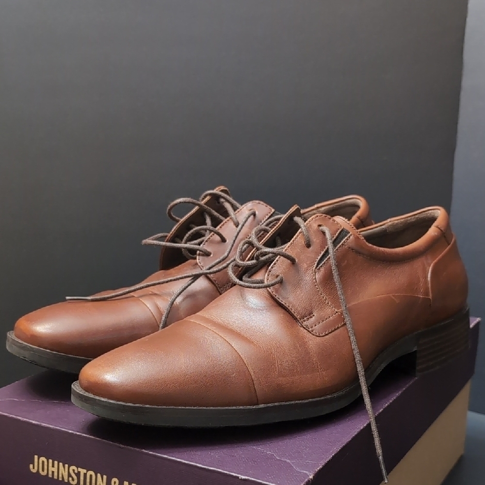 Johnston & Murphy Men's  Brown Leather Dress Shoes,Size 11.